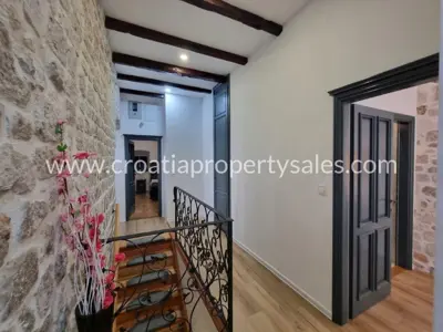 Haus und Apartment, Šibenik - Altstadt, 100 m vom Meer - 2