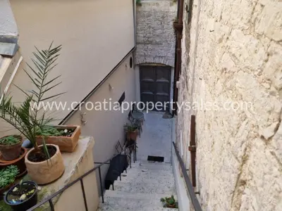 Haus und Apartment, Šibenik - Altstadt, 100 m vom Meer - 14