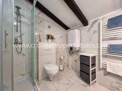 Haus und Apartment, Šibenik - Altstadt, 100 m vom Meer - 9