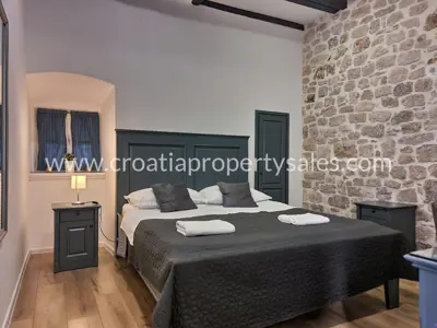 Haus und Apartment, Šibenik - Altstadt, 100 m vom Meer - 11