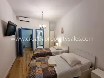 Haus und Apartment, Šibenik - Altstadt, 100 m vom Meer - 10