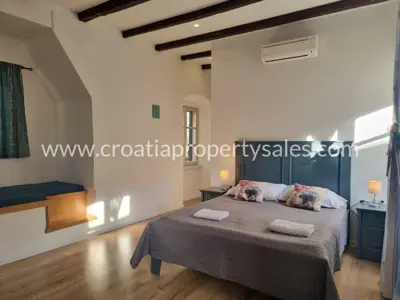 Haus und Apartment, Šibenik - Altstadt, 100 m vom Meer - 4