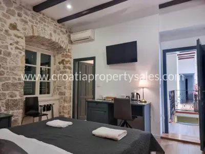 Haus und Apartment, Šibenik - Altstadt, 100 m vom Meer - 12