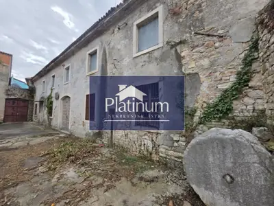 Gebäude 508 m², Vodnjan - Altstadtkern - 2
