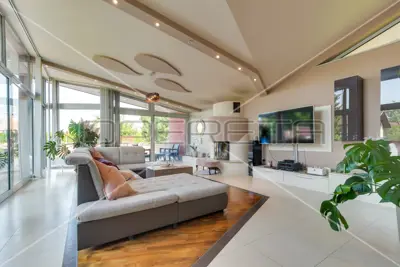 House 323 m², Donja Stubica - near the center and quiet location - 2