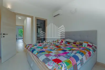Apartment 203 m², Medveščak, newly renovated multi-level family apartment - 14