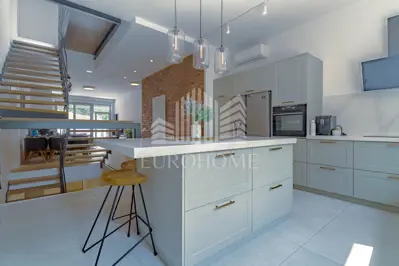Apartment 203 m², Medveščak, newly renovated multi-level family apartment - 7