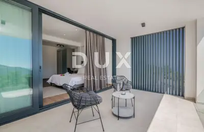 Villa 247 m², Veprinac - view of Kvarner and pool - 16