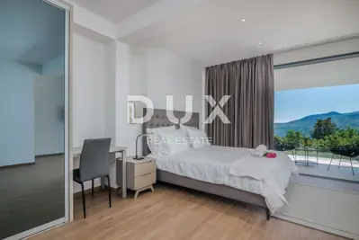 Villa 247 m², Veprinac - view of Kvarner and pool - 12