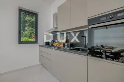 Villa 247 m², Veprinac - view of Kvarner and pool - 6