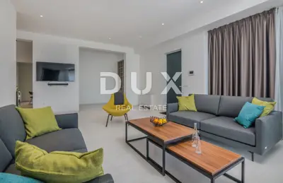 Villa 247 m², Veprinac - view of Kvarner and pool - 8