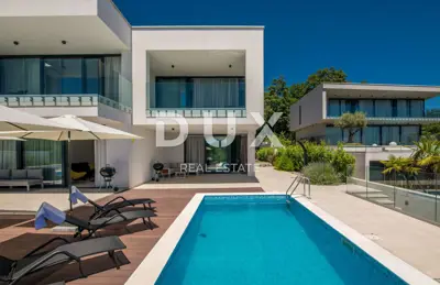 Villa 247 m², Veprinac - view of Kvarner and pool