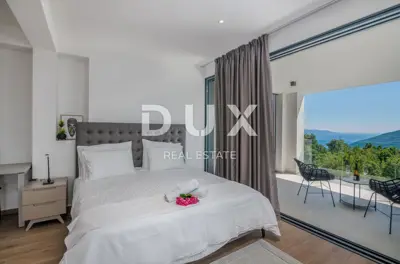 Villa 247 m², Veprinac - view of Kvarner and pool - 13