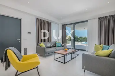 Villa 247 m², Veprinac - view of Kvarner and pool - 9