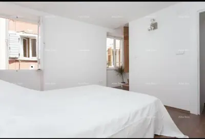 House 100 m², old town of Rovinj - three apartment units - 4