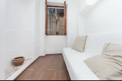 House 100 m², old town of Rovinj - three apartment units - 5
