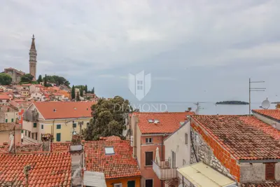 EKSKLUZIVNO! Rovinj, predivan stan s pogledom na more!