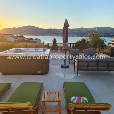 Wohnung, Trogir, 56 m², 2-Zimmer, 450 000 €