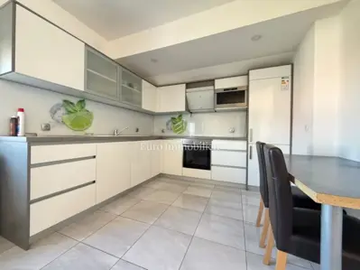 Haus 220 m², Novalja - 10 Parkplätze und Gartenfläche - 3