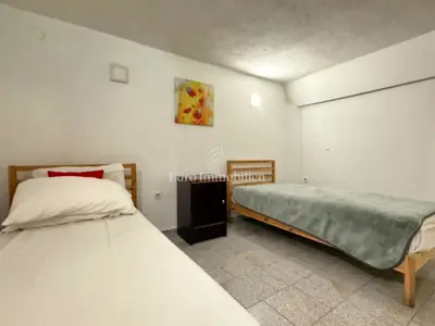 Haus 220 m², Novalja - 10 Parkplätze und Gartenfläche - 11