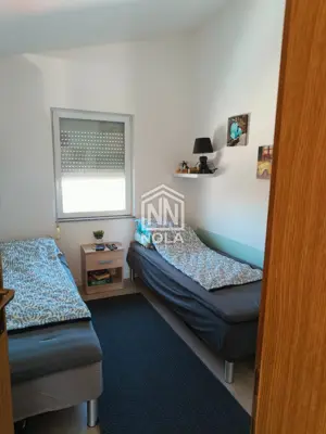 Stan 36 m², Vodice - visoko potkrovlje - 2