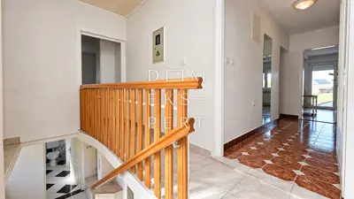 Brckovljani, Obiteljska kuća u mirnom okruženju - 267 m² - 13