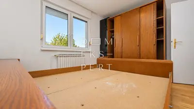 Brckovljani, Obiteljska kuća u mirnom okruženju - 267 m² - 17