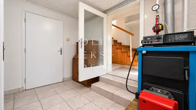 Brckovljani, Obiteljska kuća u mirnom okruženju - 267 m² - 21