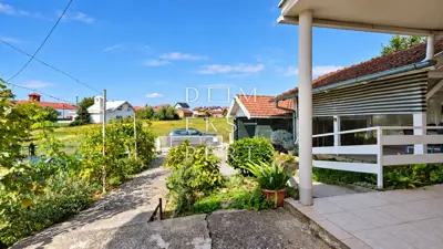 Brckovljani, Obiteljska kuća u mirnom okruženju - 267 m² - 5