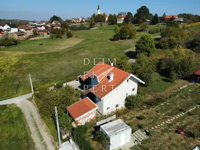 Brckovljani, Obiteljska kuća u mirnom okruženju - 267 m² - 3