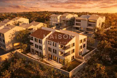 Luxury Three-Bedroom Apartment in a Prime Location in Cres (S3)