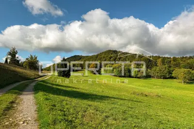 Landwirtschaftsfläche 2.236 m², Lučice - Blick auf Gorski Kotar