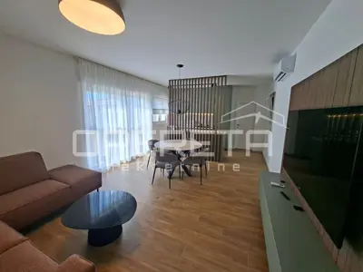 Apartment 60 m², Podstrana-Strožanac, large terrace