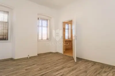 Stan 74 m², Pula Centar - stara gradska jezgra - 2