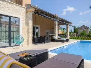 Haus zum Kauf in Rovinj, 188 m² - 9