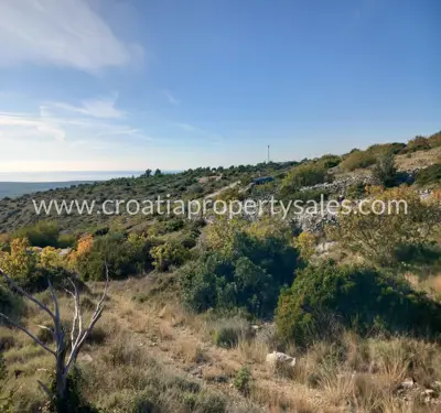 Grundstück, Brač, 14 913 m², 137 500 €
