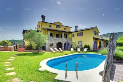 Villa 400 m², Stari Pazin - pool, garden and loggia - 2
