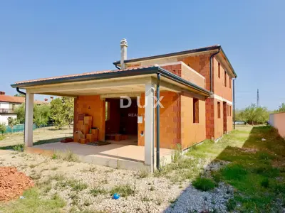 Kuća 172 m², Umag - roh-bau, mirna okolica