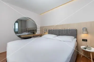 Istra, Rabac, property with 8 rooms, first row to the sea, opportunity! - 8