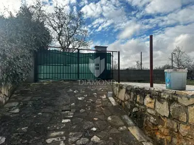 Poreč - legalizirana kuća na velikom poljoprivrednom zemljištu - 5