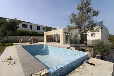 Villa 122 m², Labin-Rabac okolica, bazen i pogled na more