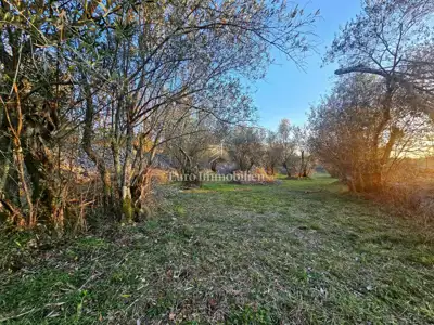 Building plot with partial sea view - 8