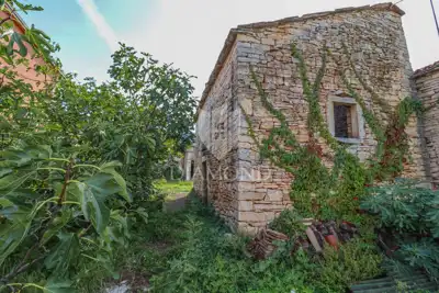 Rovinj, surroundings, stone complex with potential - 13
