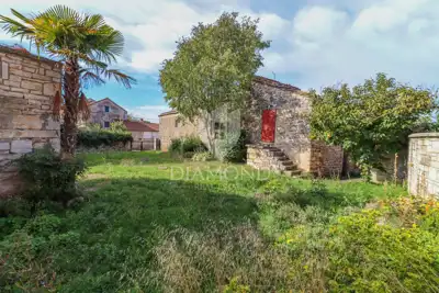 Rovinj, Umgebung, steinerner Komplex mit Potenzial