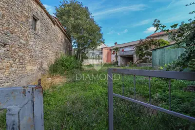 Rovinj, surroundings, stone complex with potential - 19