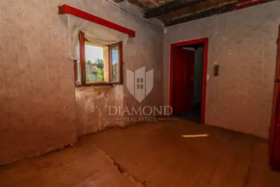 Rovinj, surroundings, stone complex with potential - 11