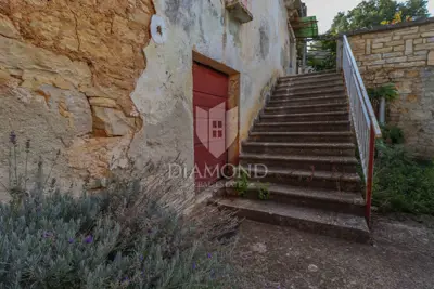 Rovinj, surroundings, stone complex with potential - 5