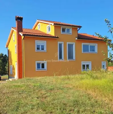 House 280 m², Labin - 1,840 m² of land and two residential units - 19