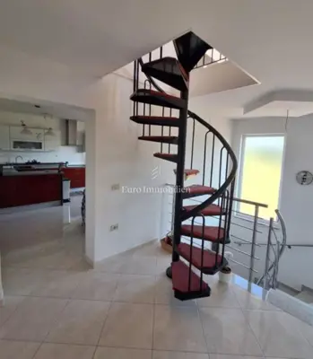 House 280 m², Labin - 1,840 m² of land and two residential units - 11