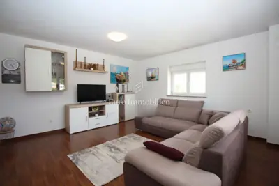 House 280 m², Labin - 1,840 m² of land and two residential units - 2